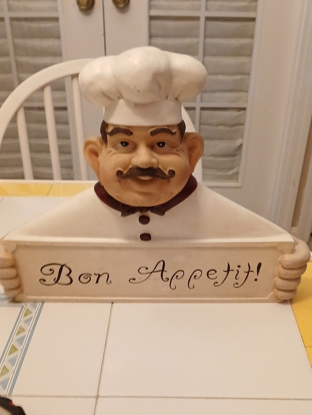 Decorative Chef Wall Plaque - White "Bon Appetit!"